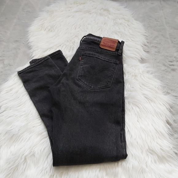 Levi's Denim - Levis red tab Boyfriend skinny fit Black wash